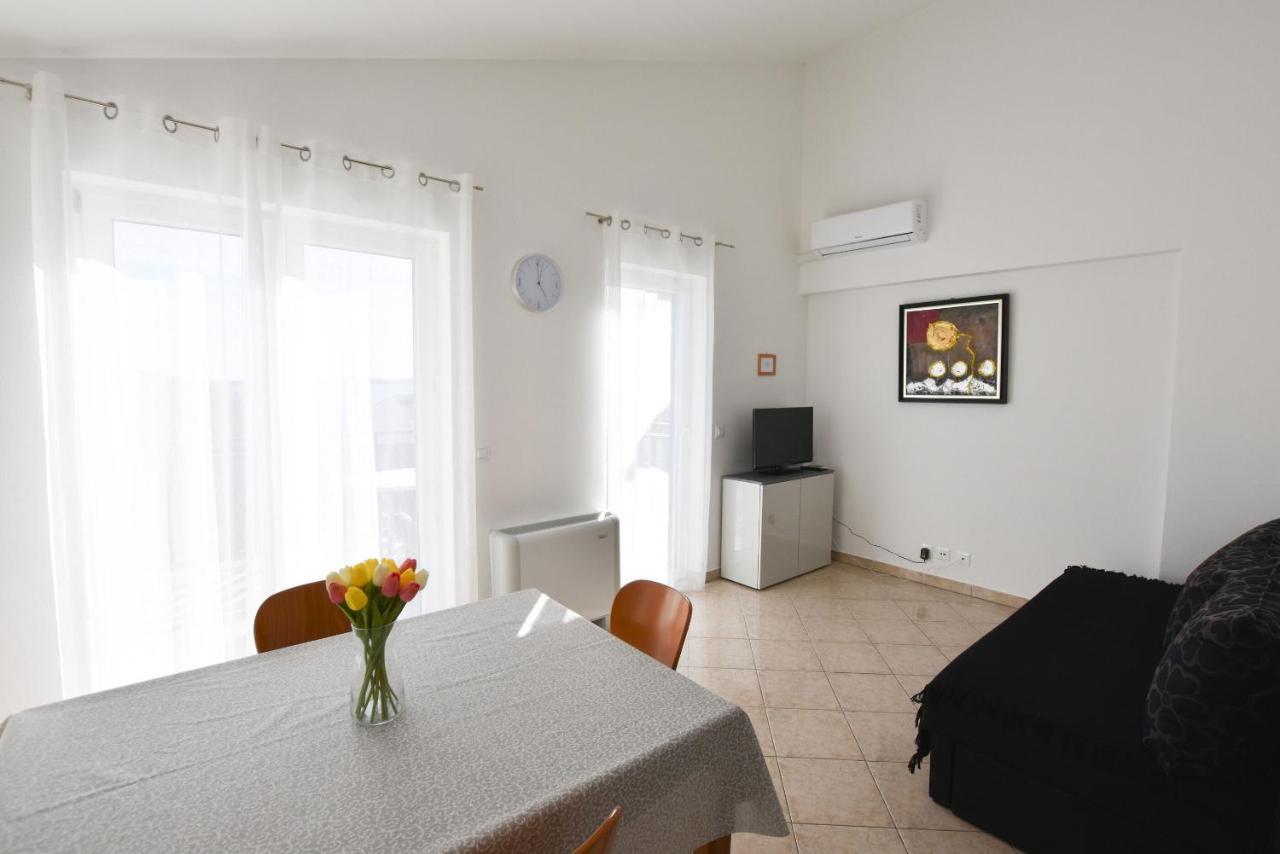 Apartments Karmen I プリモシュテン エクステリア 写真