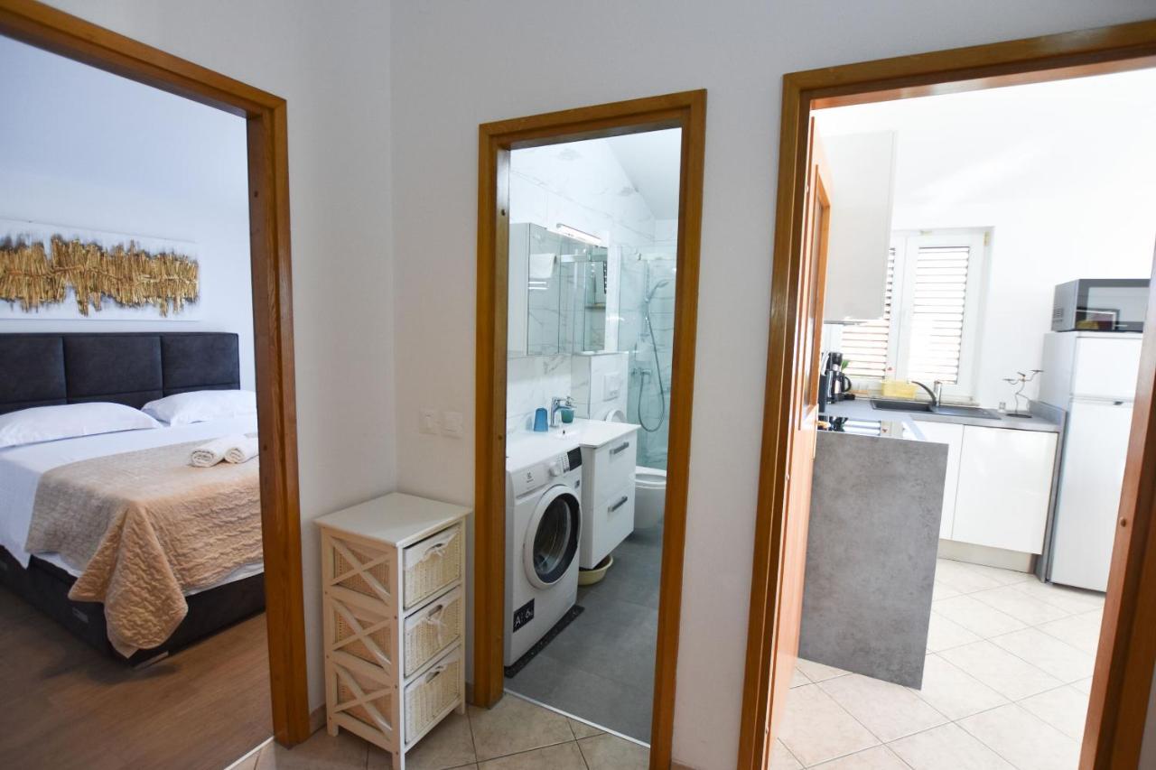 Apartments Karmen I プリモシュテン エクステリア 写真