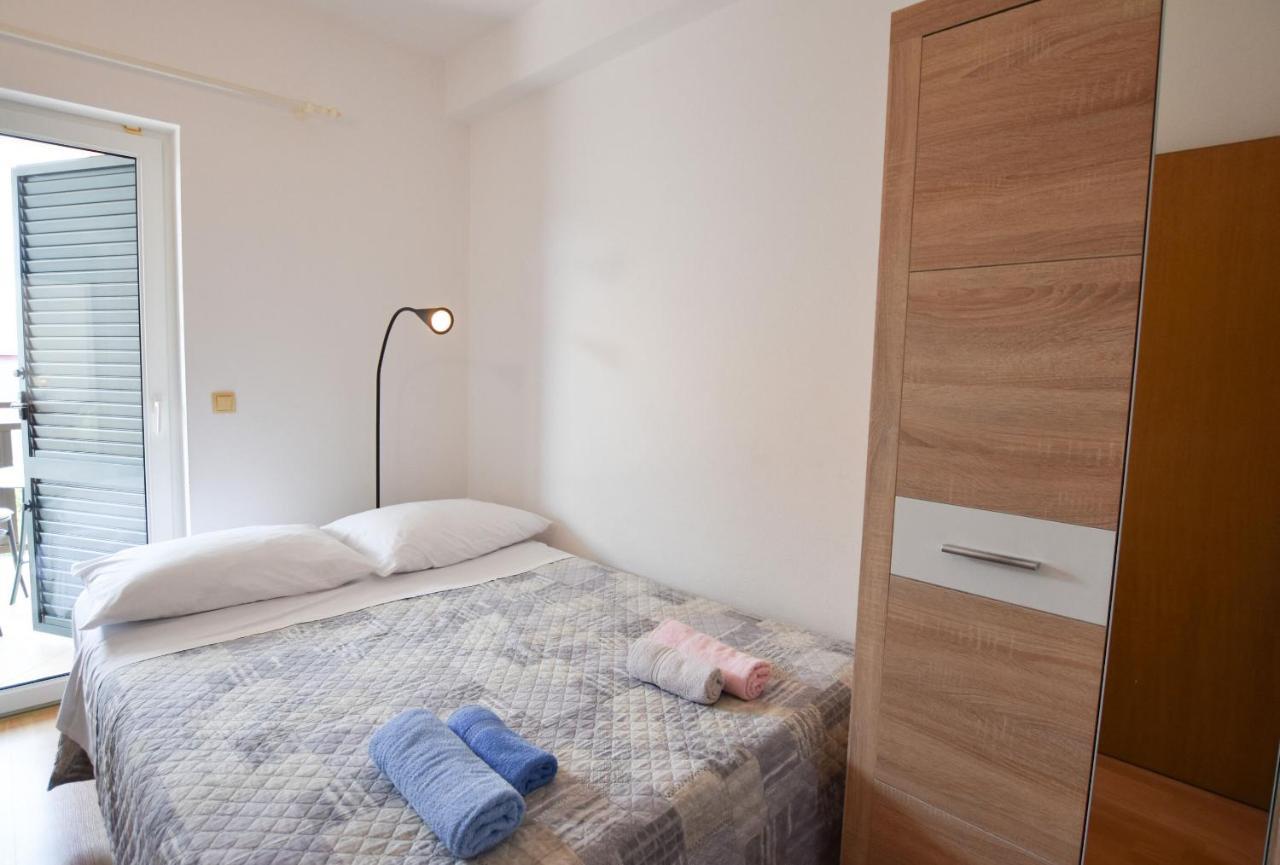 Apartments Karmen I プリモシュテン エクステリア 写真