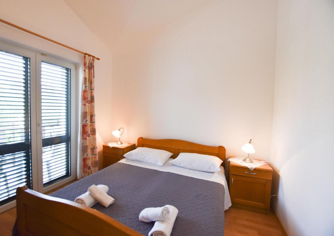 Apartments Karmen I プリモシュテン エクステリア 写真