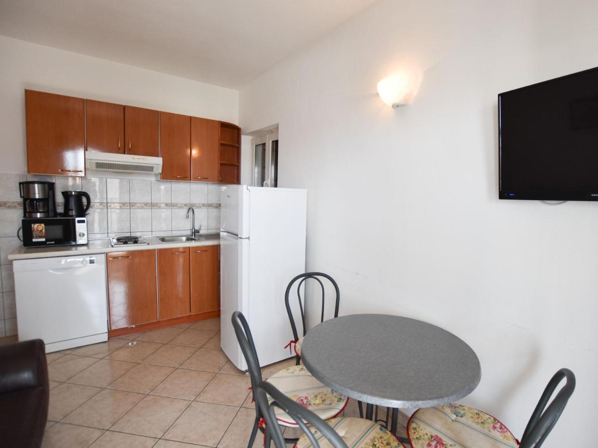 Apartments Karmen I プリモシュテン エクステリア 写真