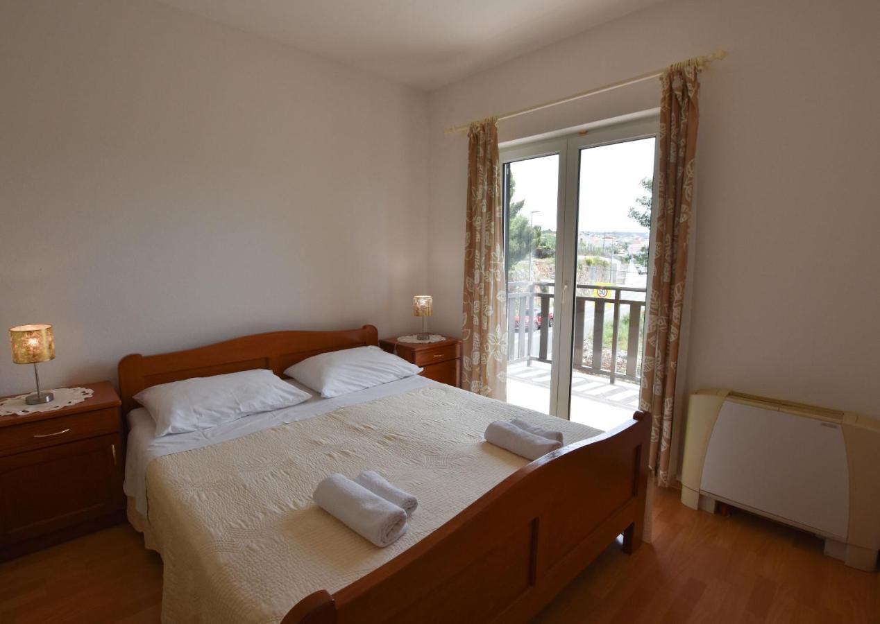 Apartments Karmen I プリモシュテン エクステリア 写真