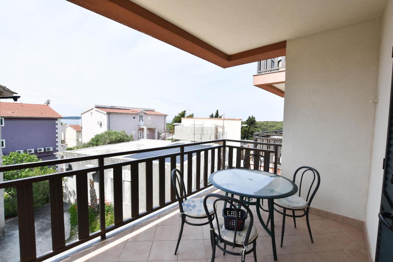 Apartments Karmen I プリモシュテン エクステリア 写真