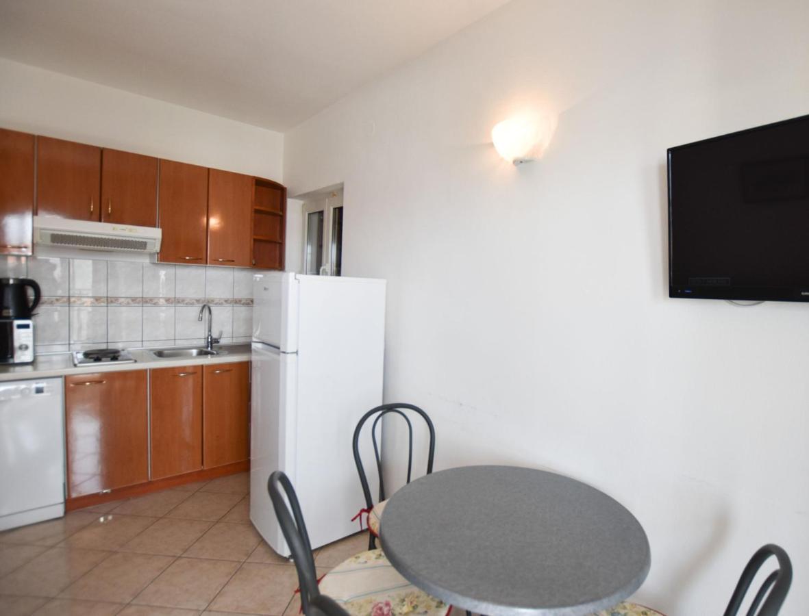 Apartments Karmen I プリモシュテン エクステリア 写真